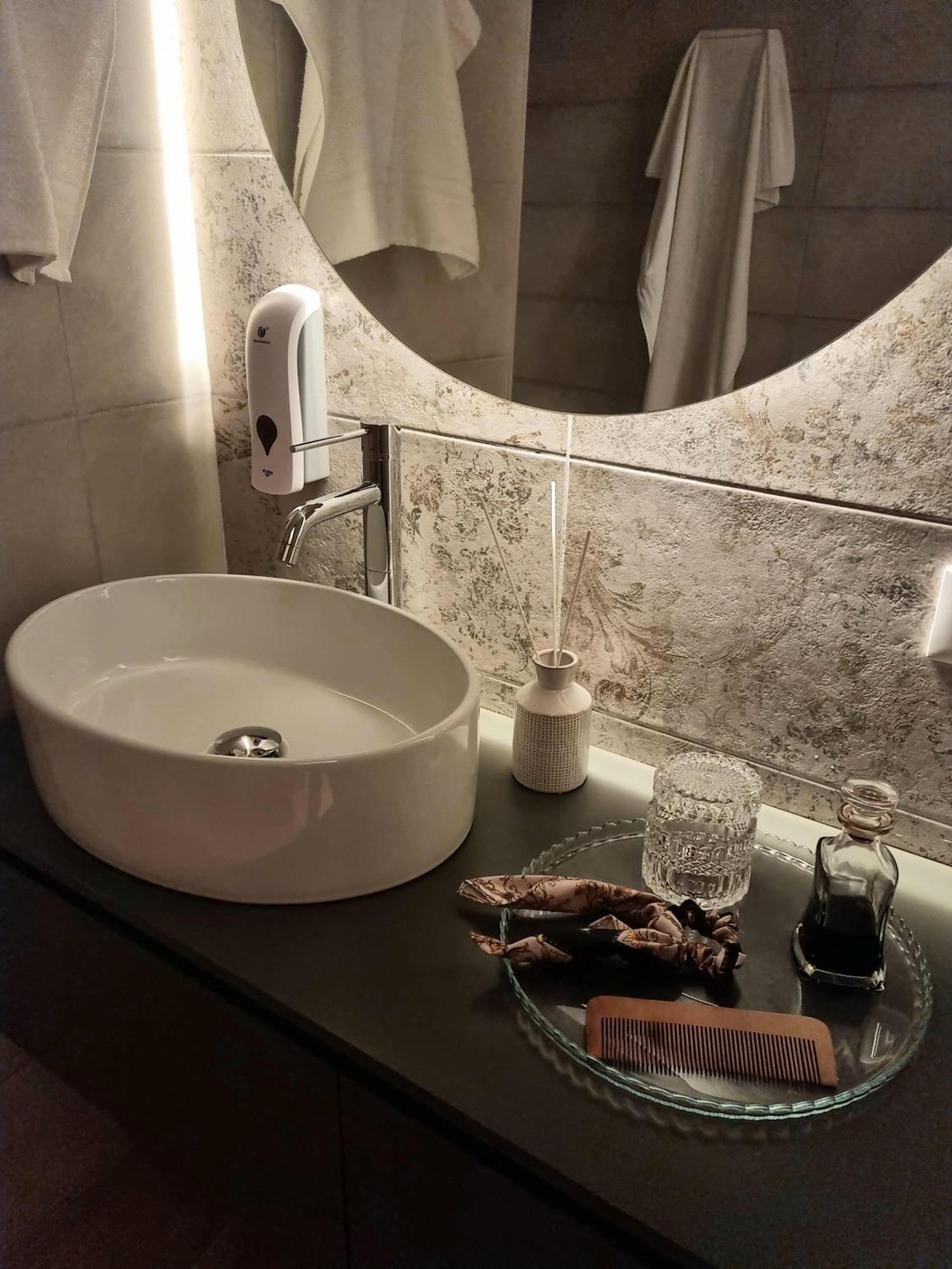 Downtown Maqueda Apartment Palermo Ngoại thất bức ảnh